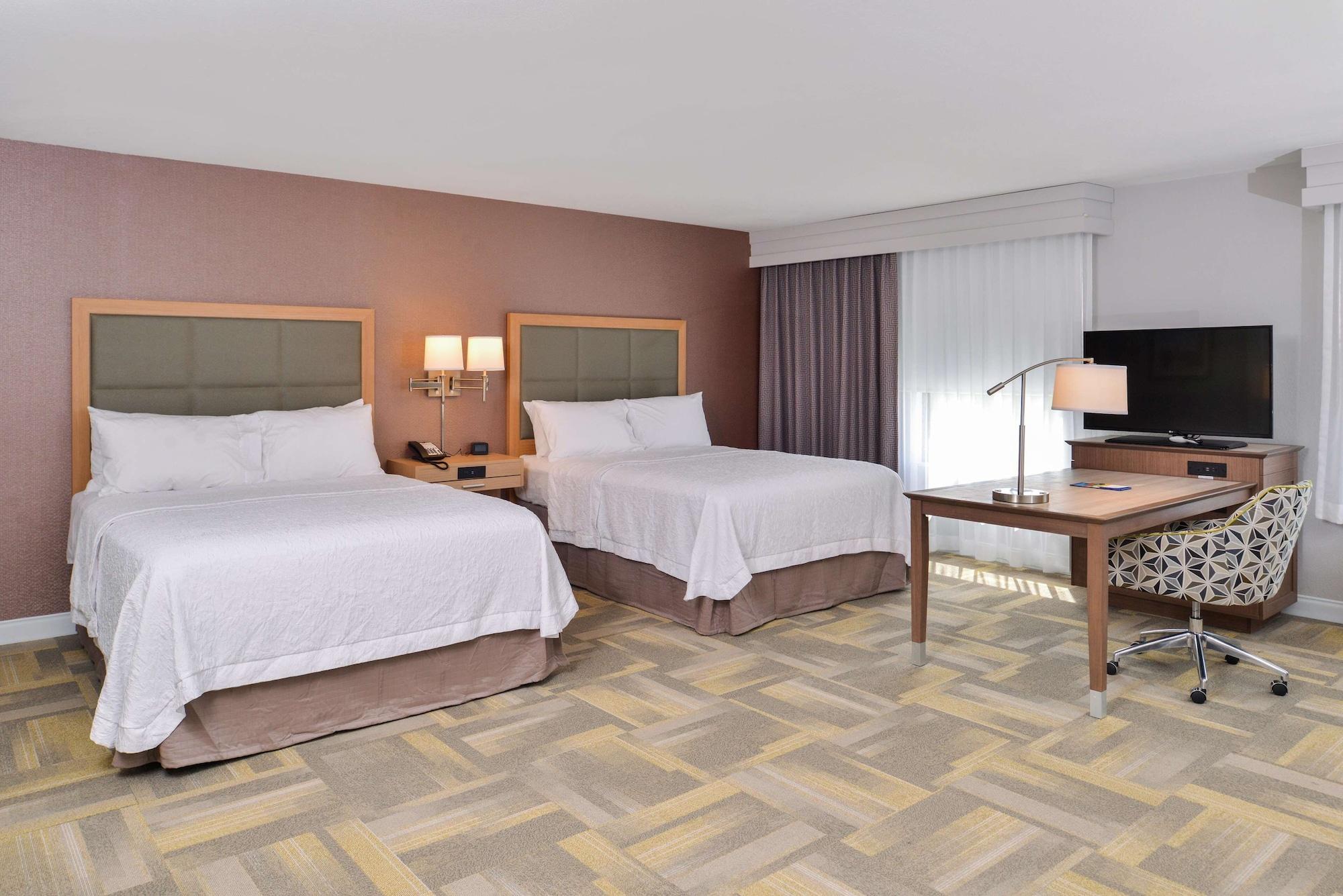 Hampton Inn And Suites Altoona-Des Moines By Hilton Exterior photo