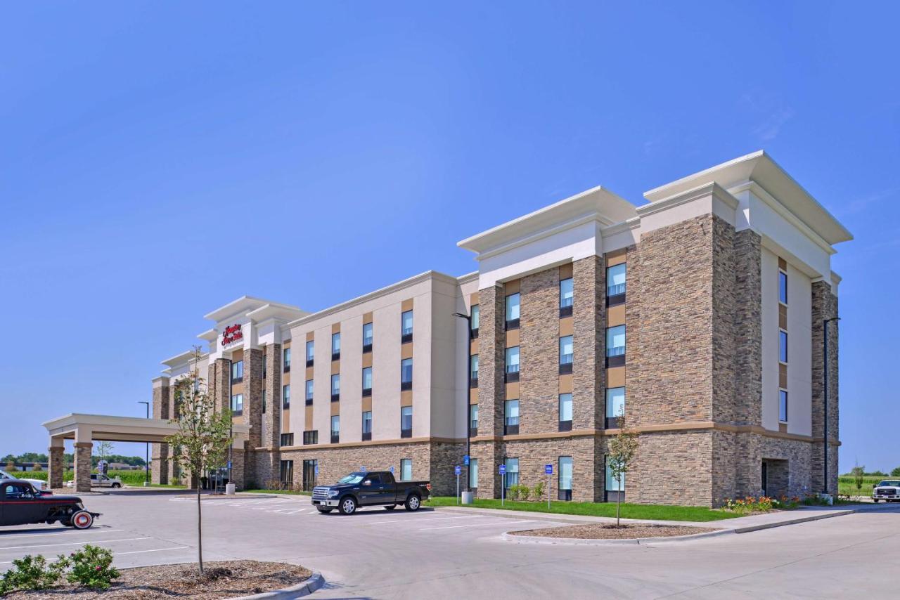 Hampton Inn And Suites Altoona-Des Moines By Hilton Exterior photo