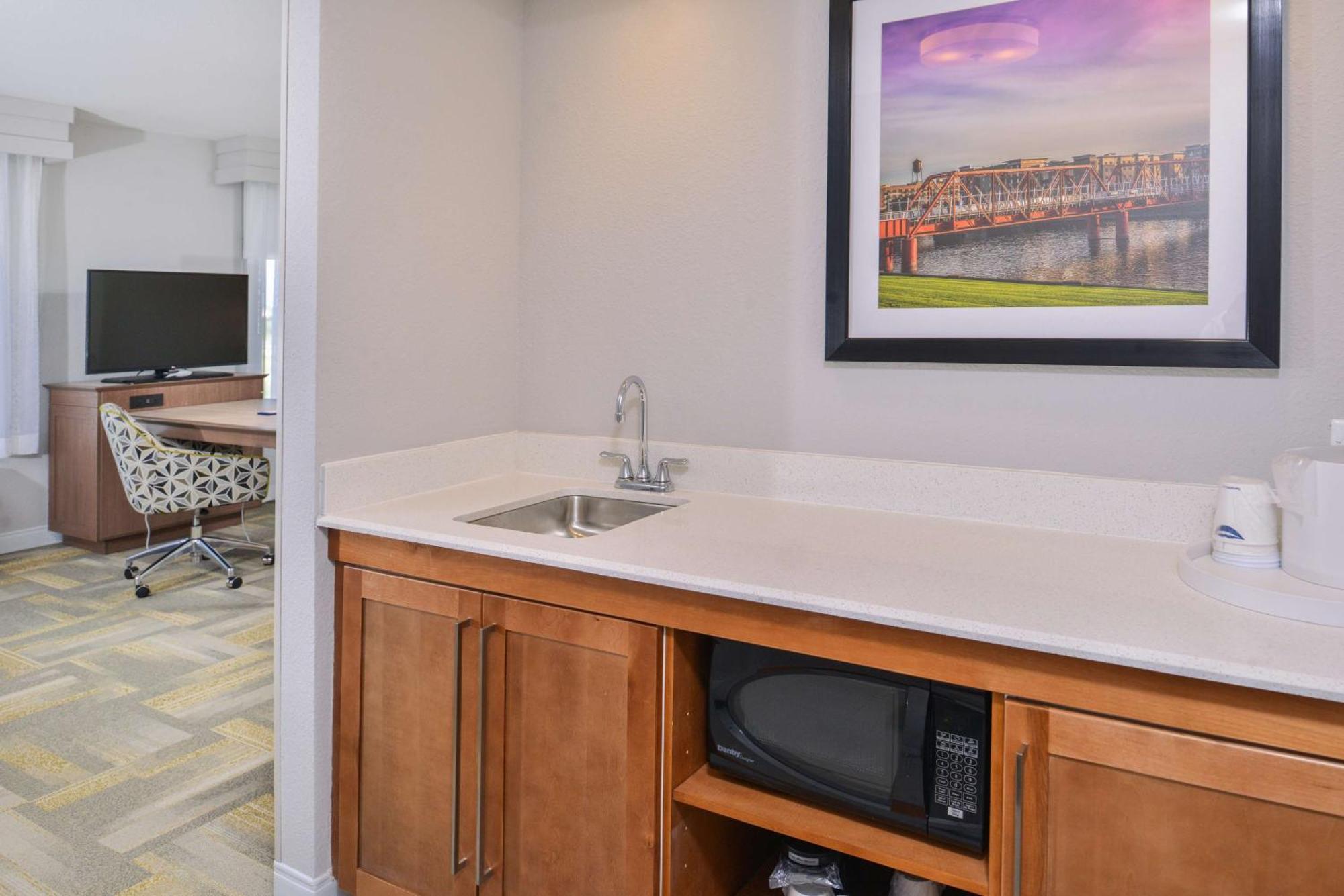Hampton Inn And Suites Altoona-Des Moines By Hilton Exterior photo