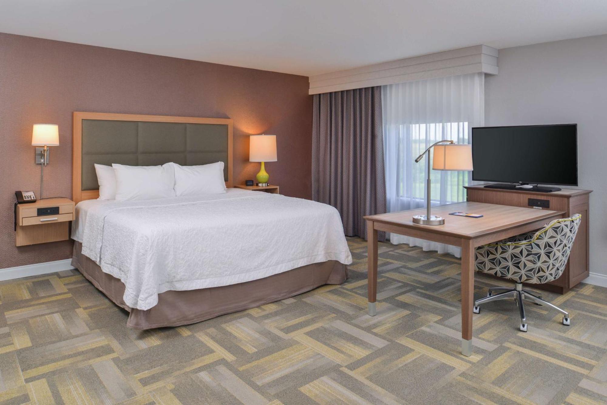 Hampton Inn And Suites Altoona-Des Moines By Hilton Exterior photo