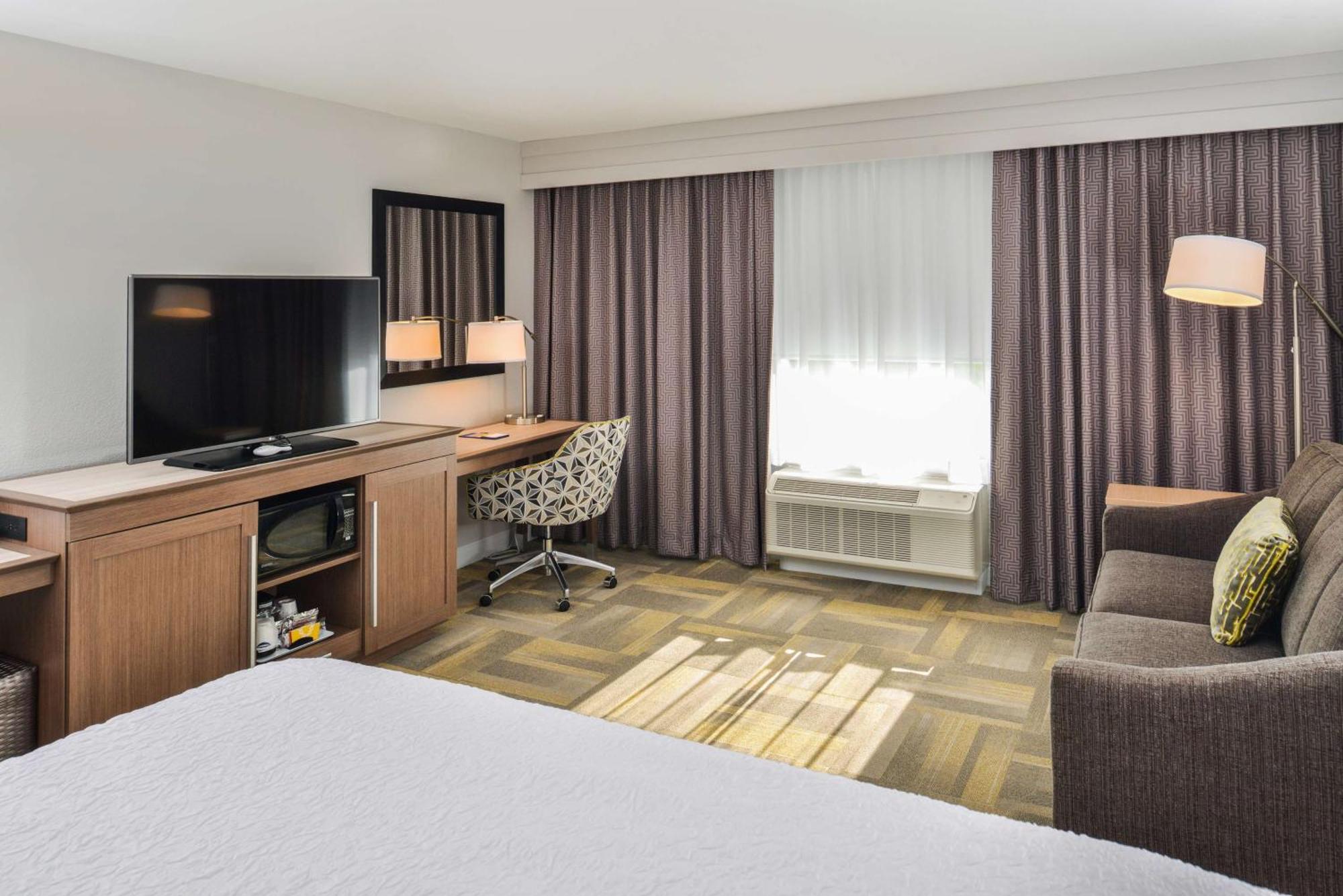 Hampton Inn And Suites Altoona-Des Moines By Hilton Exterior photo