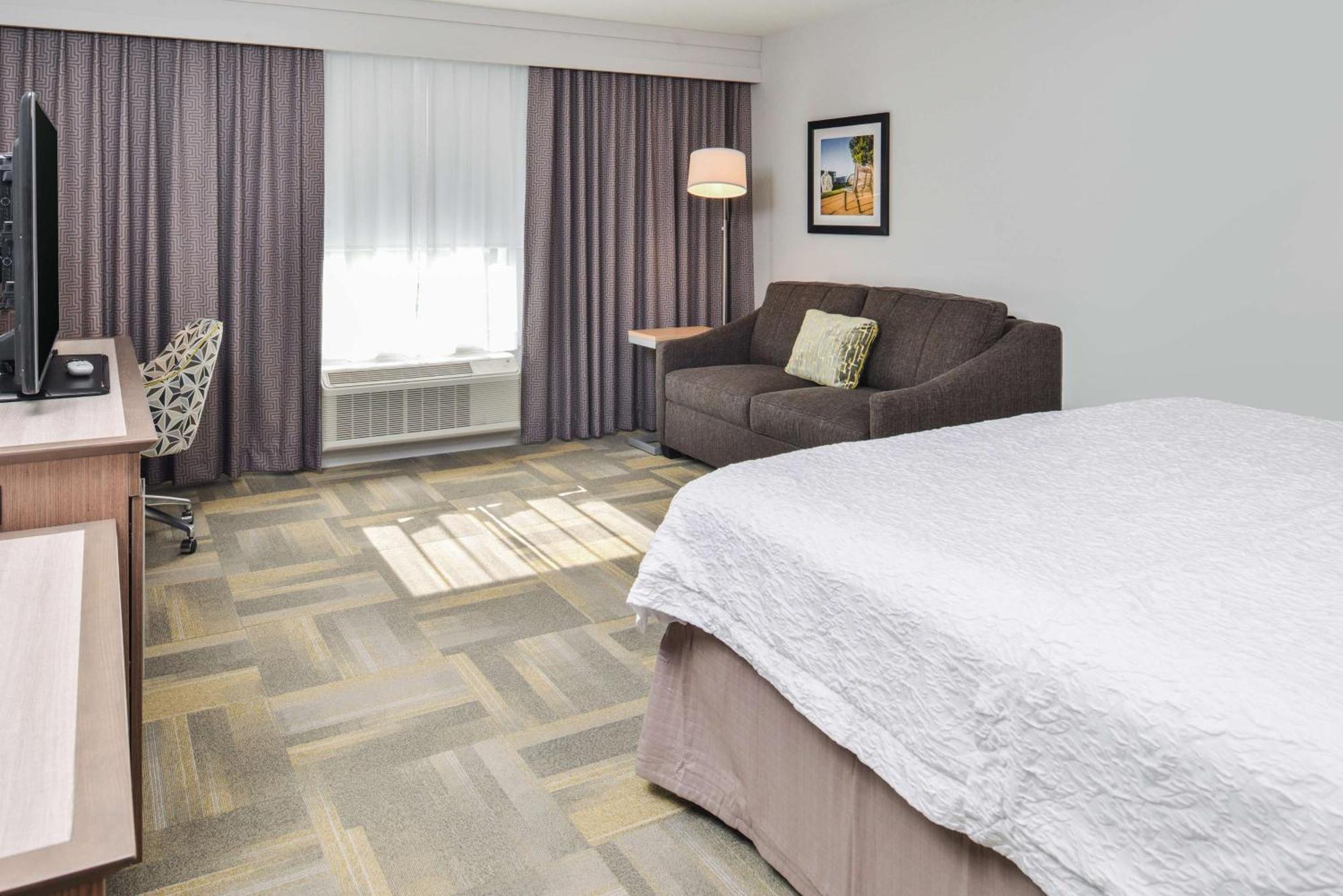 Hampton Inn And Suites Altoona-Des Moines By Hilton Exterior photo