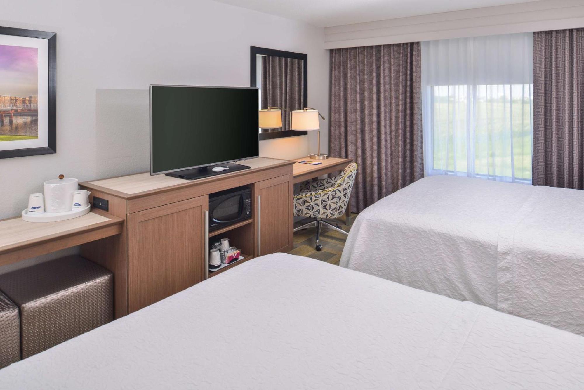 Hampton Inn And Suites Altoona-Des Moines By Hilton Exterior photo