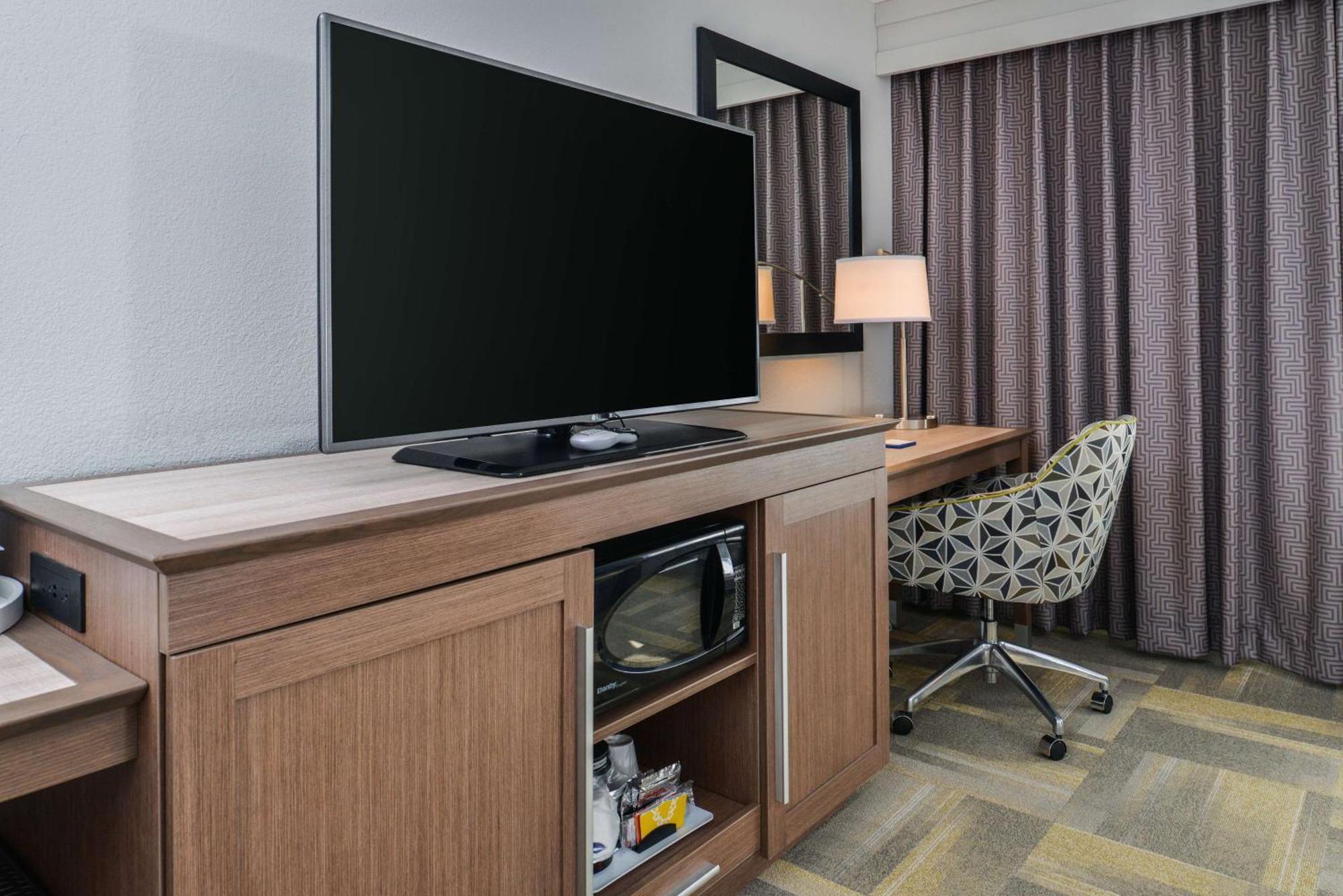 Hampton Inn And Suites Altoona-Des Moines By Hilton Exterior photo