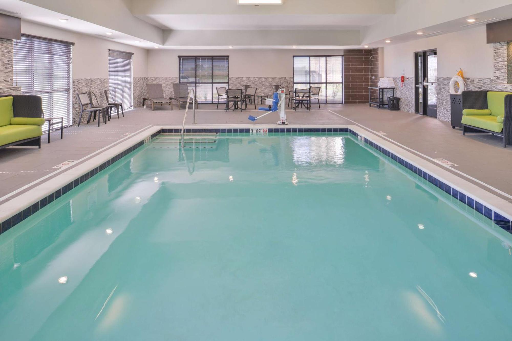Hampton Inn And Suites Altoona-Des Moines By Hilton Exterior photo
