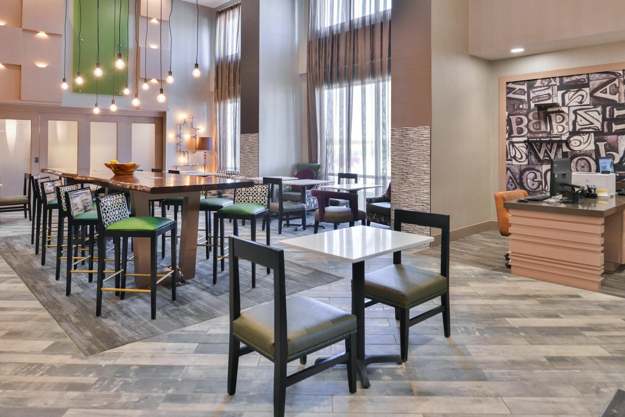 Hampton Inn And Suites Altoona-Des Moines By Hilton Exterior photo