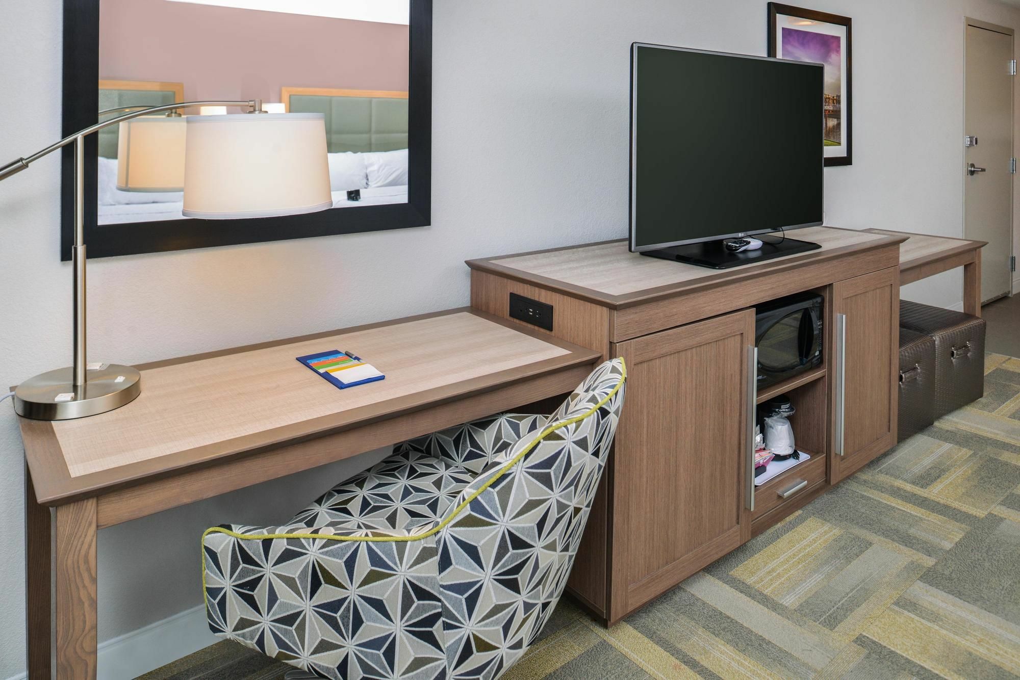 Hampton Inn And Suites Altoona-Des Moines By Hilton Exterior photo