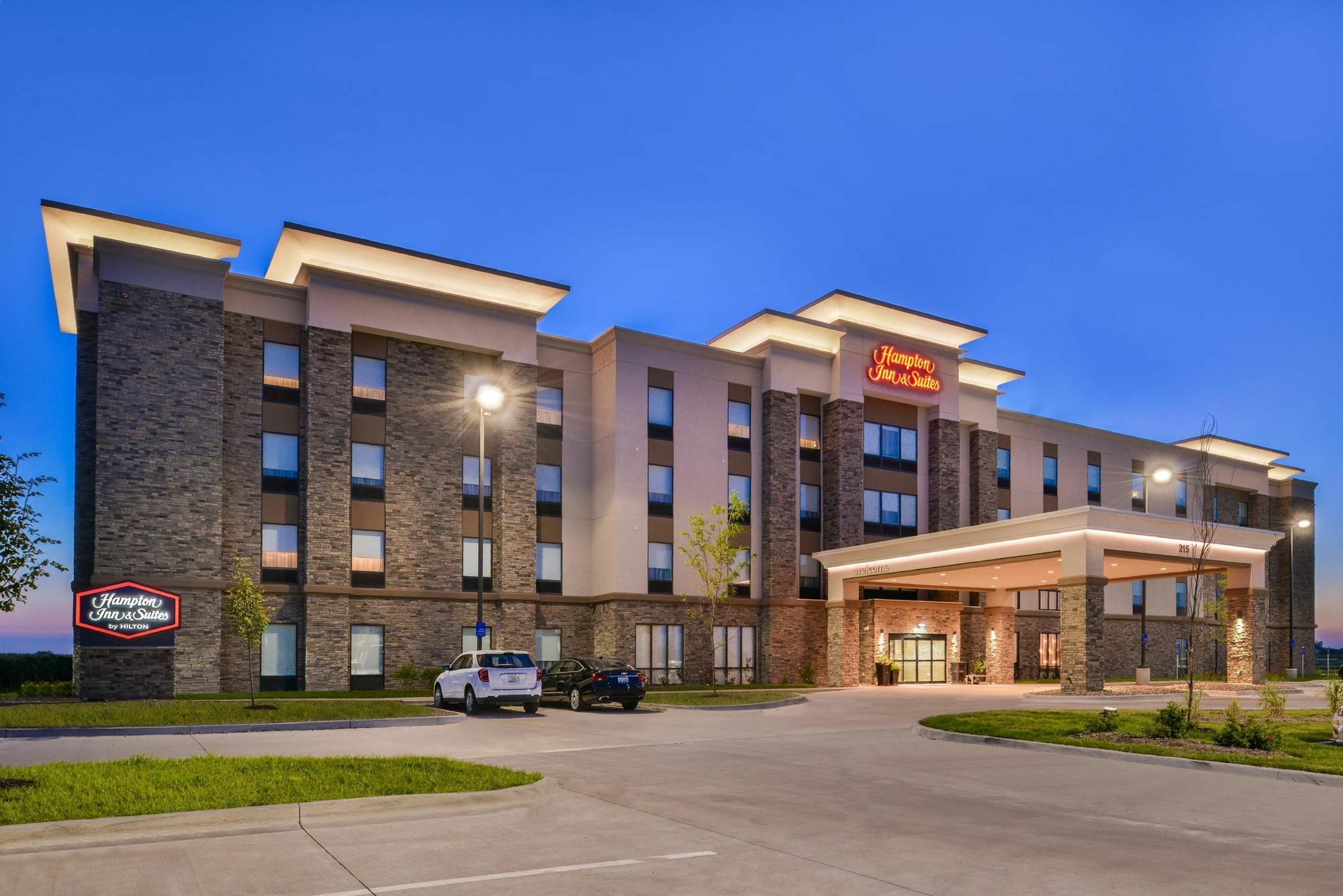 Hampton Inn And Suites Altoona-Des Moines By Hilton Exterior photo